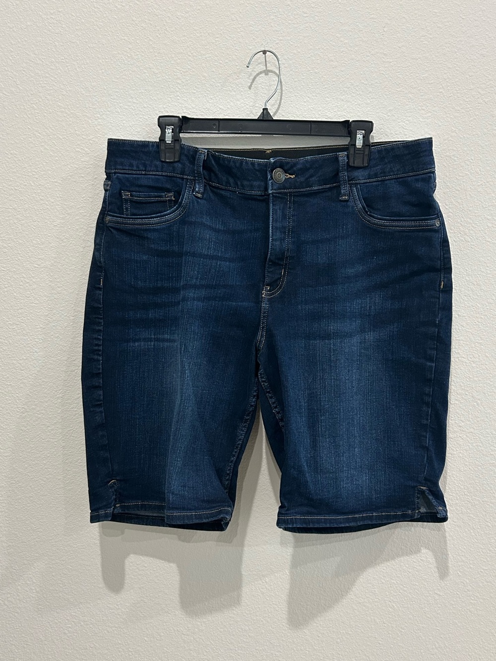 Liz Claiborne Sara Dark Indigo Jean Shorts
